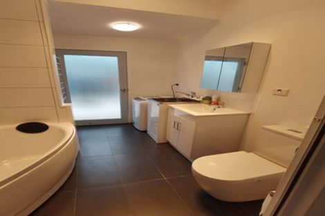 Photo of property in 104 Parkvale Road, Karori, Wellington, 6012