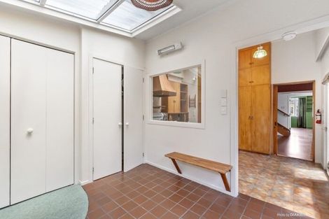 Photo of property in 18 Hawker Street, Mount Victoria, Wellington, 6011