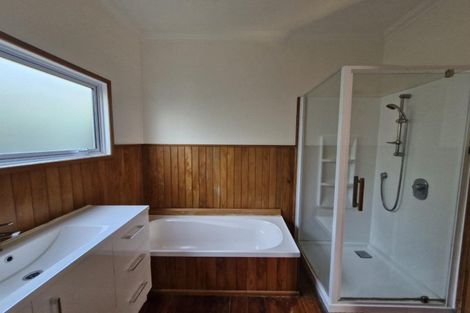 Photo of property in 33 Sackville Street, Fitzroy, New Plymouth, 4312