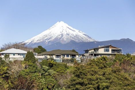 Photo of property in 9a Manukaka Heights, Hurdon, New Plymouth, 4310