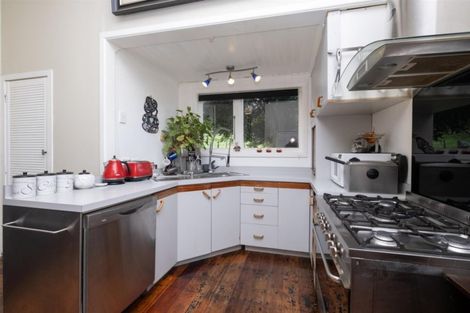 Photo of property in 48 North Street, Eltham, 4322