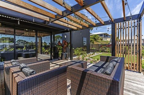 Photo of property in 16 Dartmoor Avenue, Westown, New Plymouth, 4310