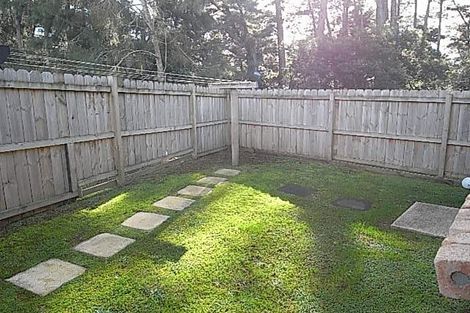 Photo of property in 33 Claverdon Drive, Massey, Auckland, 0614