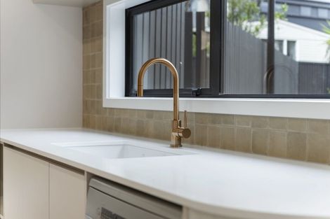 Photo of property in 26 Dawnhaven Drive, Te Atatu Peninsula, Auckland, 0610