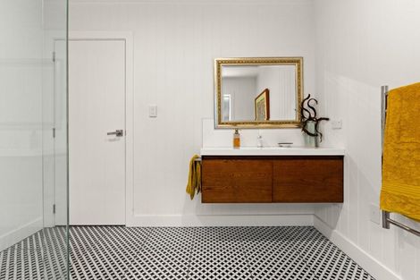 Photo of property in 5 Grooby Place, Havelock North, 4130