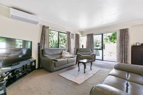 Photo of property in 3/14 Sungrove Rise, Sunnyvale, Auckland, 0612