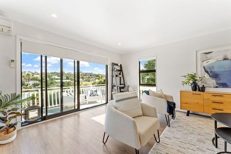 Photo of property in 239 Vipond Road, Stanmore Bay, Whangaparaoa, 0932