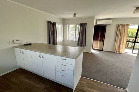 Photo of property in 2/107 Lake Road, Northcote, Auckland, 0627