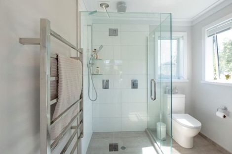 Photo of property in 13 Wautaiti Drive, Riverhead, 0820