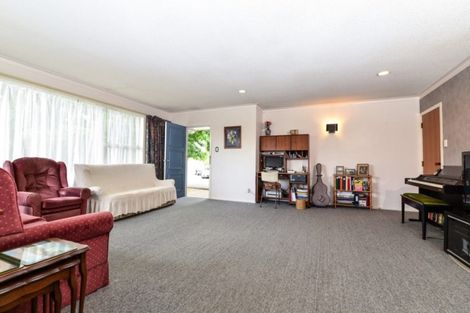 Photo of property in 18 Storey Avenue, Forest Lake, Hamilton, 3200
