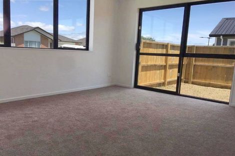 Photo of property in 4 Twin Parks Rise, Papakura, 2110