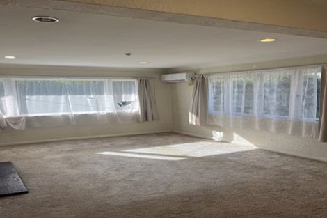 Photo of property in 125 Millbrook Road, Sunnyvale, Auckland, 0612