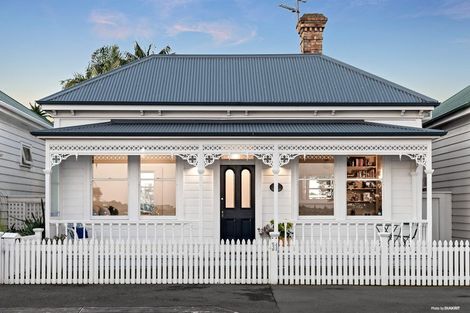 Photo of property in 31 Queens Parade, Devonport, Auckland, 0624