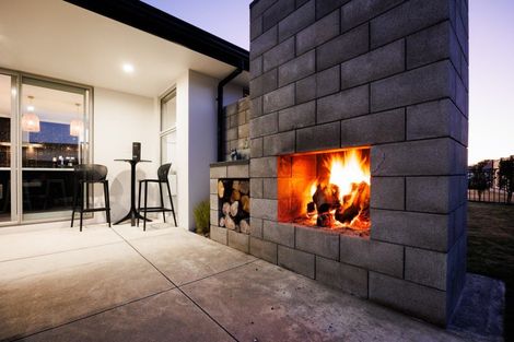 Photo of property in 30 Dogwood Way, Milson, Palmerston North, 4414