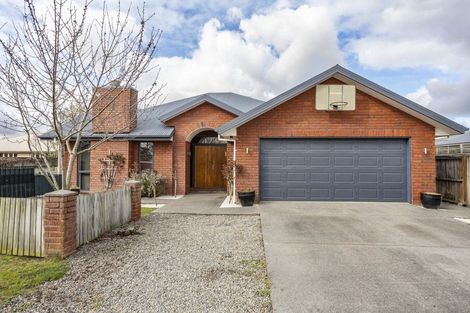 Photo of property in 18 Sycamore Close, Rangiora, 7400