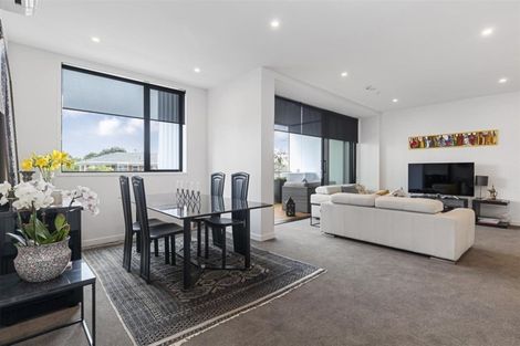 Photo of property in 107/8a Lake Pupuke Drive, Takapuna, Auckland, 0622