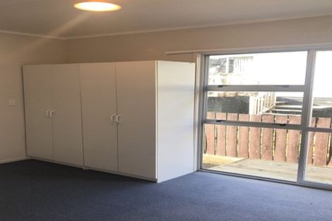 Photo of property in 2/25 Edgware Road, West Harbour, Auckland, 0618