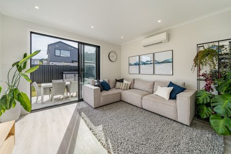 Photo of property in 5 Gloaming Lane, Wallaceville, Upper Hutt, 5018