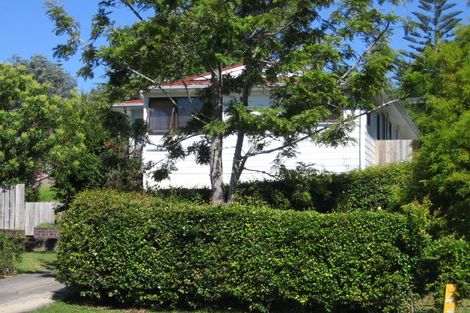 Photo of property in 12 Neilon Place, Northcross, Auckland, 0632