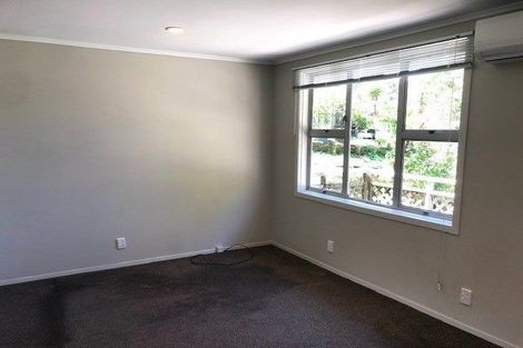 Photo of property in 2/1 Bronwyn Place, Torbay, Auckland, 0630