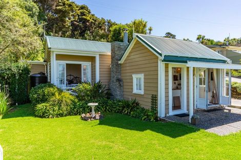 Photo of property in 32 Komiti Road, Tinopai, 0593