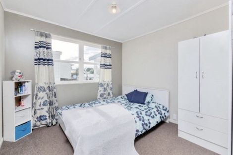 Photo of property in 20 Riserra Drive, Ranui, Auckland, 0612