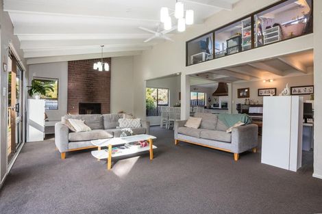 Photo of property in 22 Solander Place, Whitby, Porirua, 5024