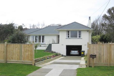Photo of property in 16 Chester Street, Levin, 5510