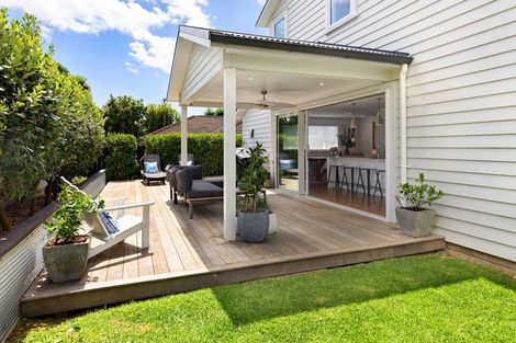 Photo of property in 15a Alberta Street, Point Chevalier, Auckland, 1022
