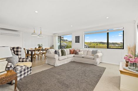 Photo of property in 77 Pinecrest Drive, Gulf Harbour, Whangaparaoa, 0930