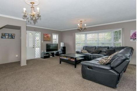 Photo of property in 2/244 Memorial Avenue, Burnside, Christchurch, 8053