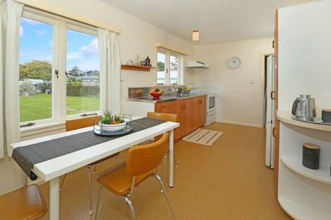 Photo of property in 50 Matipo Road, Te Atatu Peninsula, Auckland, 0610