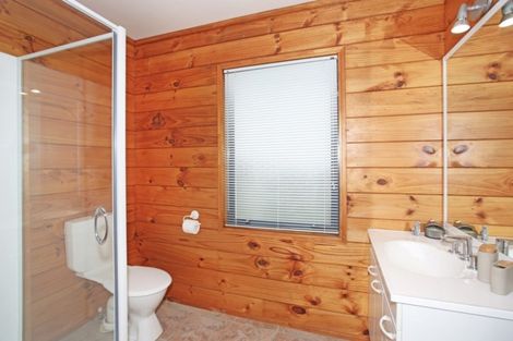 Photo of property in 41 Clarks Beach Road, Clarks Beach, 2122