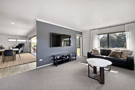 Photo of property in 12 Lacebark Drive, Kinloch, Taupo, 3377