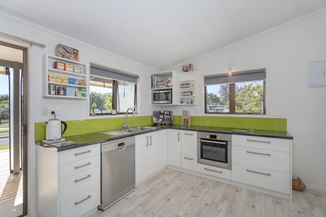 Photo of property in 104 Cook Drive, Whitianga, 3510