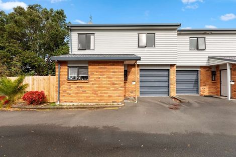 Photo of property in 4/36 West Coast Road, Glen Eden, Auckland, 0602