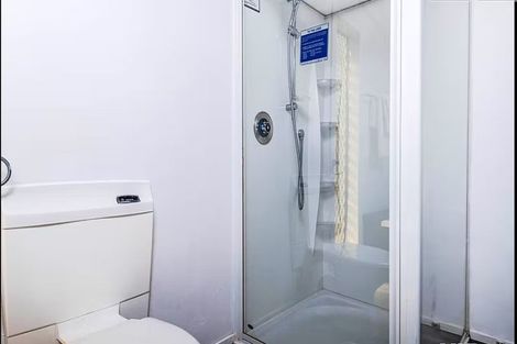 Photo of property in 10 Black Rock Road, Newlands, Wellington, 6037