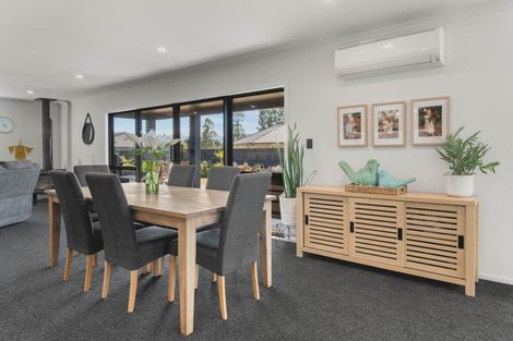 Photo of property in High Street South, Carterton, 5713