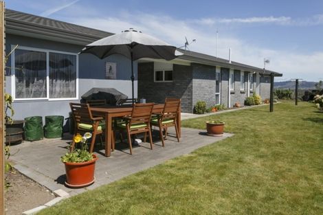 Photo of property in 92 Harvey Street, Waipahihi, Taupo, 3330