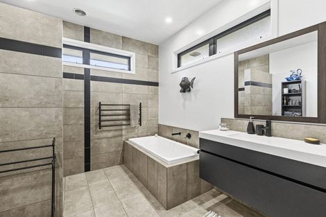 Photo of property in 10 Hanalin Drive, Marton, 4710