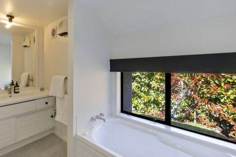 Photo of property in 24 Williams Street, Sunshine Bay, Queenstown, 9300