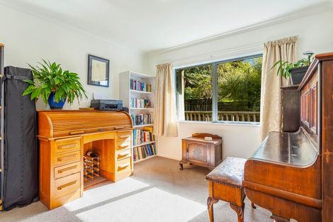 Photo of property in 16 Donald Place, Stillwater, Silverdale, 0993