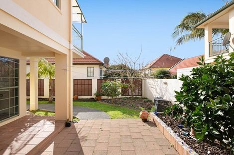 Photo of property in 24 Parkwood Crescent, Gulf Harbour, Whangaparaoa, 0930