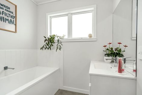 Photo of property in 19 Devon Street, Stoke, Nelson, 7011