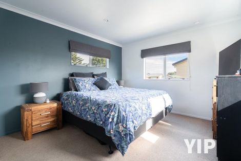 Photo of property in 2 Pohutukawa Grove, Titahi Bay, Porirua, 5022