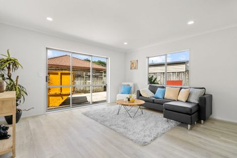 Photo of property in 8 Pono Place, Waiuku, 2123