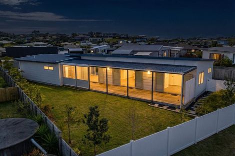 Photo of property in 5 Northcoast Place, Mangawhai Heads, Mangawhai, 0505