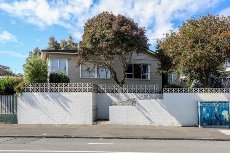 Photo of property in 35 Breakwater Road, Moturoa, New Plymouth, 4310