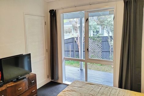 Photo of property in 38 Larchmont Grove, Totara Park, Upper Hutt, 5018