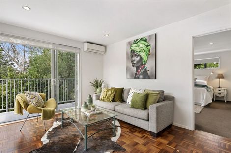 Photo of property in 9 Garmons Way, Castor Bay, Auckland, 0620